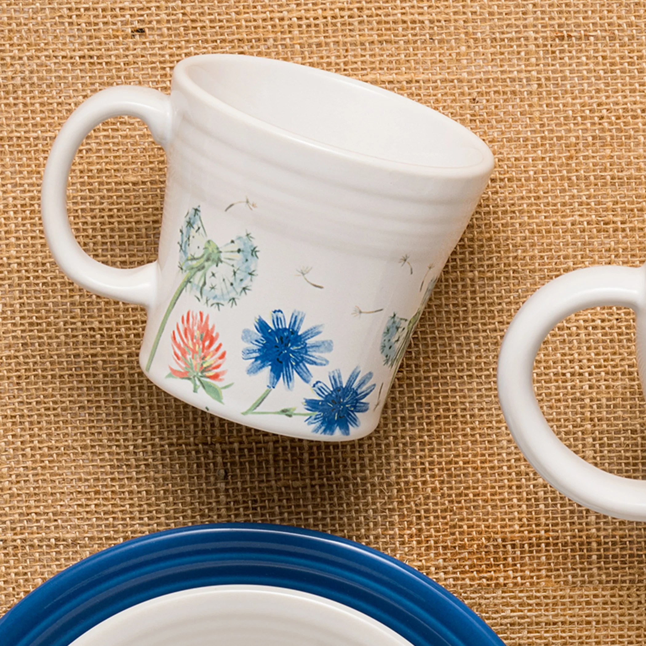 1286-breezy-floral-15-oz-tapered-mug-2.webp Breezy Floral 15 OZ Tapered Mug