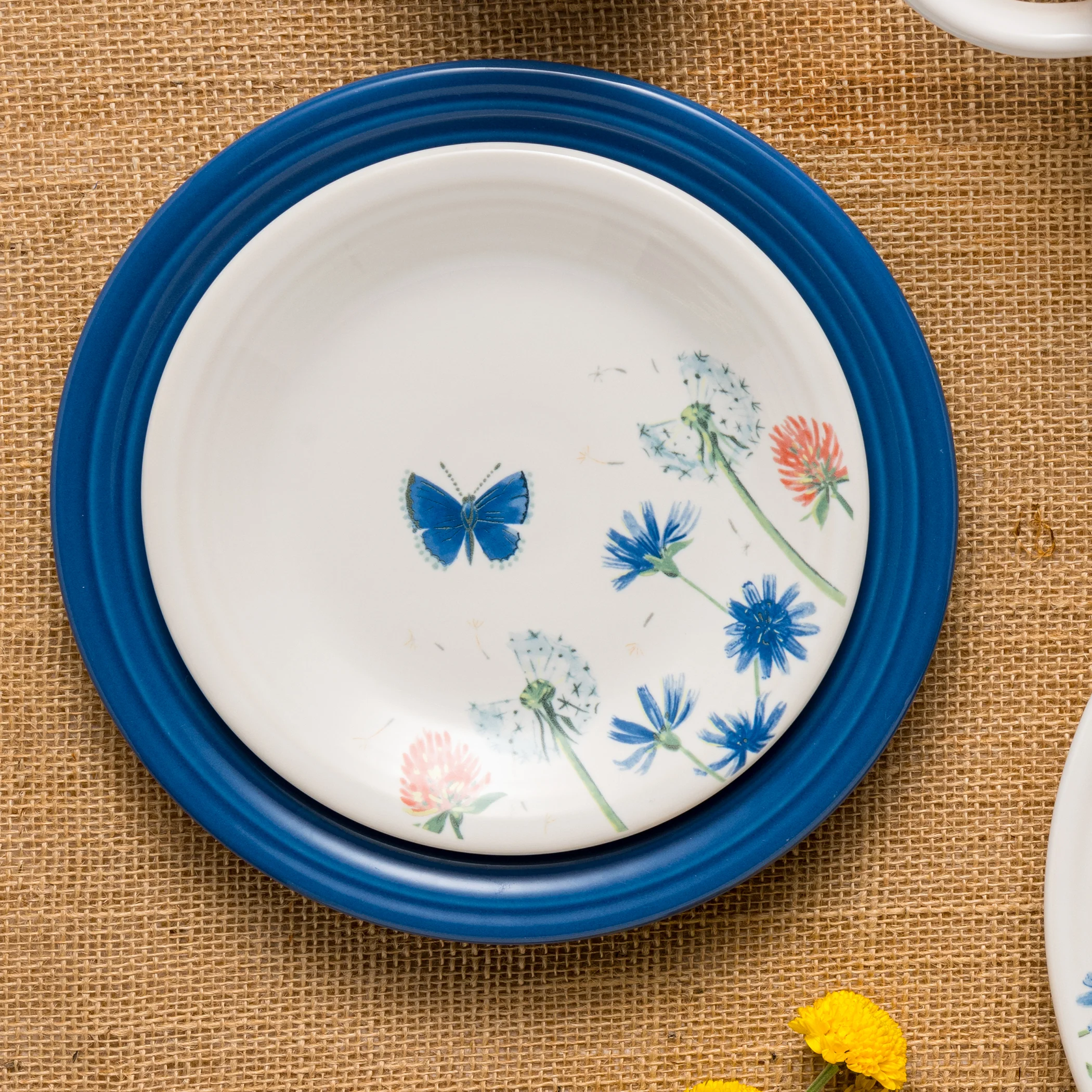 1290-breezy-floral-classic-rim-7-1-4-inch-salad-plate-2.webp Breezy Floral Classic Rim 7 1/4 Inch Salad Plate