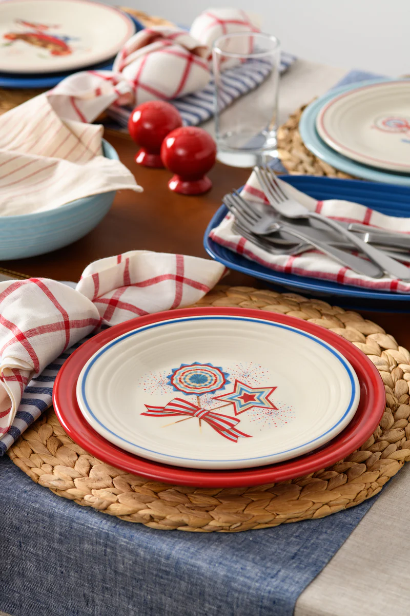 Americana Fan, Star, & Bow Classic Rim 9 Inch Luncheon Plate